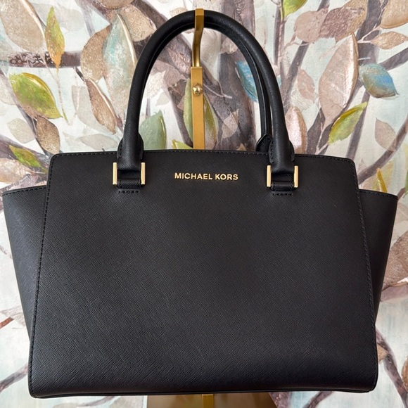 MICHAEL KORS SAFFIANO 🖤BLACK🖤 LEATHER MEDIUM SATCHEL BAG & WALLET SET 🌟EUC🌟 - Picture 4 of 17